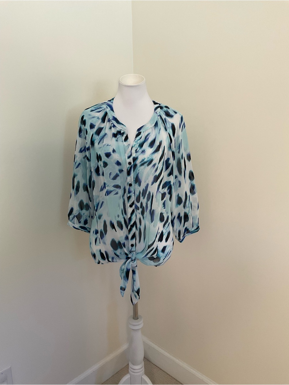 Kut from the Kloth Aqua and Navy Abstract Print Women's Blouse
